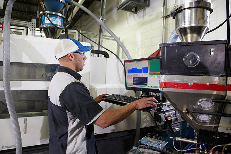 Configurable and customizable Shop Floor dashboards give operators proactive control.