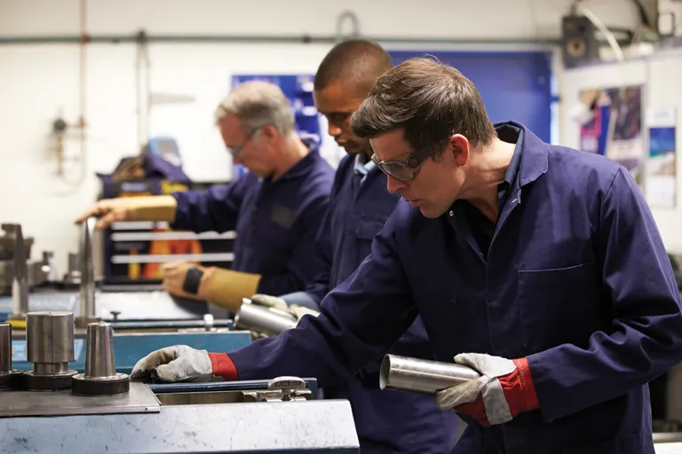 Real time tracking of manufacturing costs