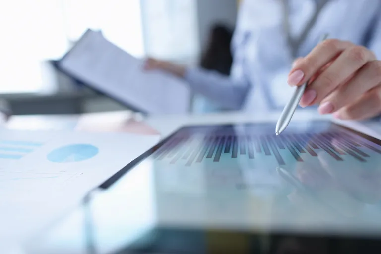 Financial reports to meet the needs of decision makers at every level in your manufacturing organization