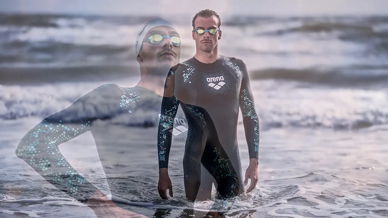 Nadador vestindo o traje de banho da Arena no oceano - 3DEXPERIENCE Works