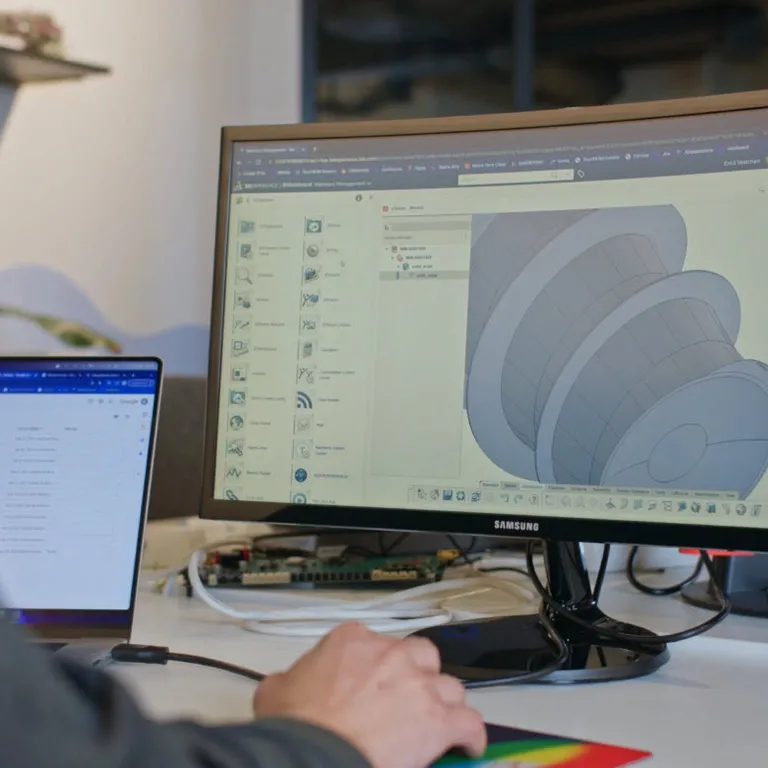 Designer using 3DEXPERIENCE Works - SOLIDWORKS
