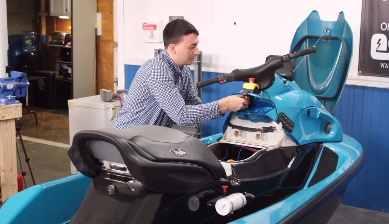 eSki 水上摩托艇的生产