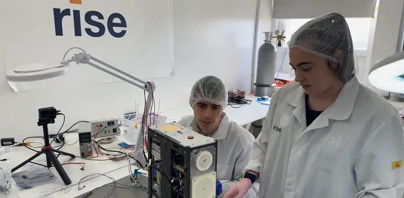 RISE - Working in Lab