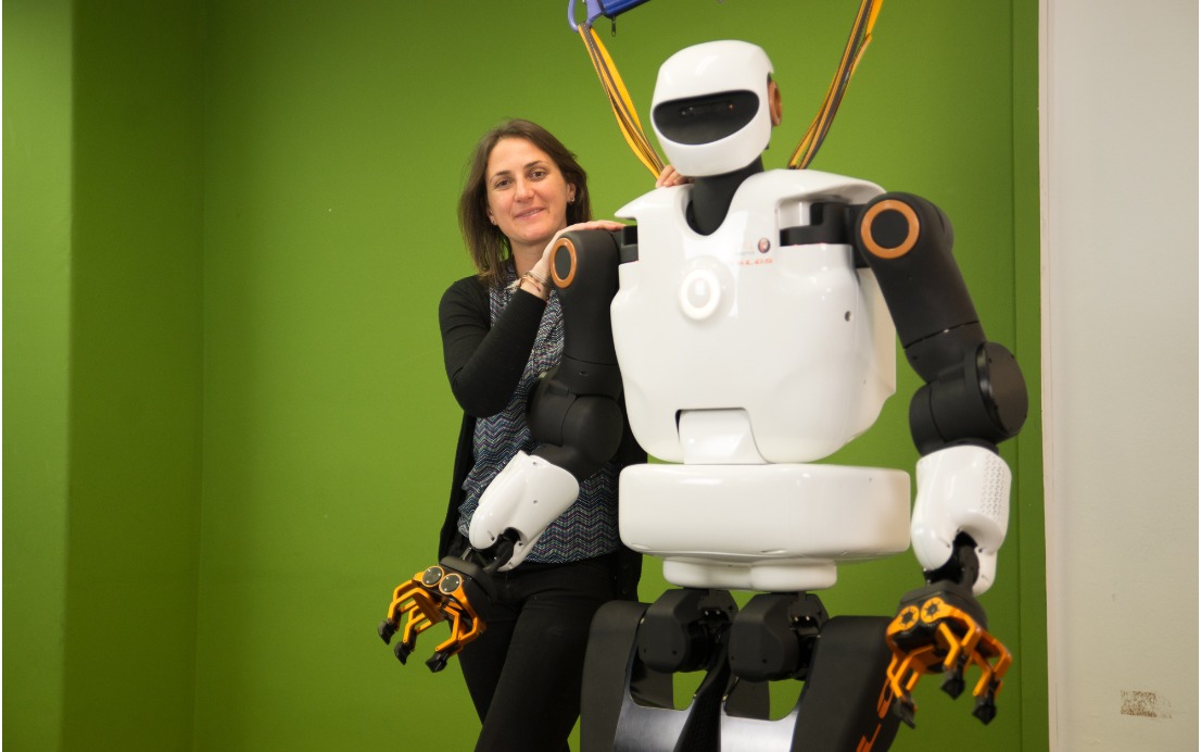 Maria with Robot