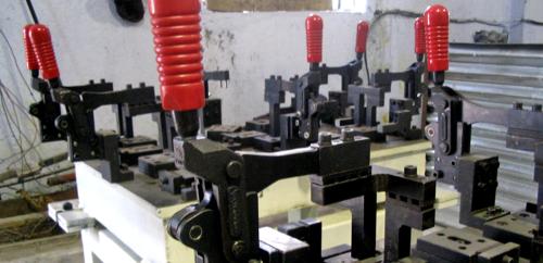 Aumento de la productividad del desarrollo de abrazaderas con las soluciones de SOLIDWORKS