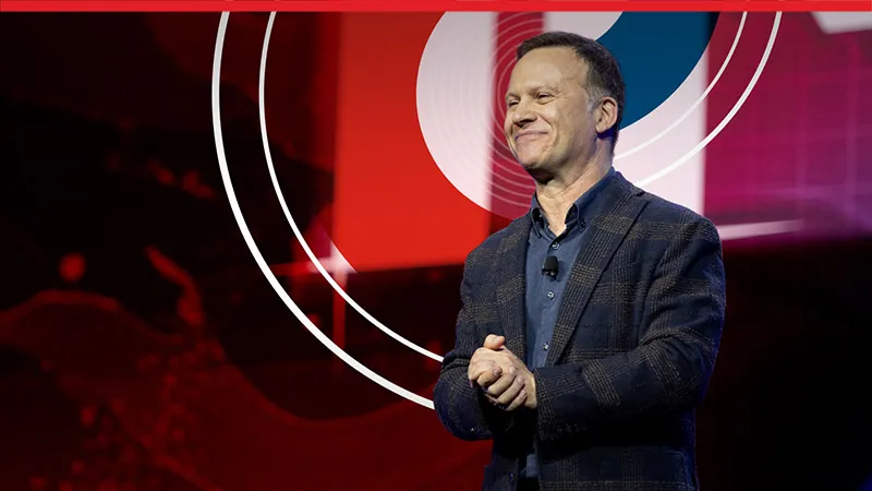 Gian Paolo Bassi, SVP di 3DEXPERIENCE Works e Customer Role Experience di Dassault Systèmes, sul palco del 3DEXPERIENCE World 2025