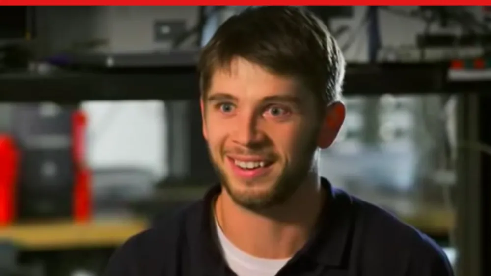Un étudiant de l'UNH crée des voitures pour les compétitions Formula SAE et Baja SAE