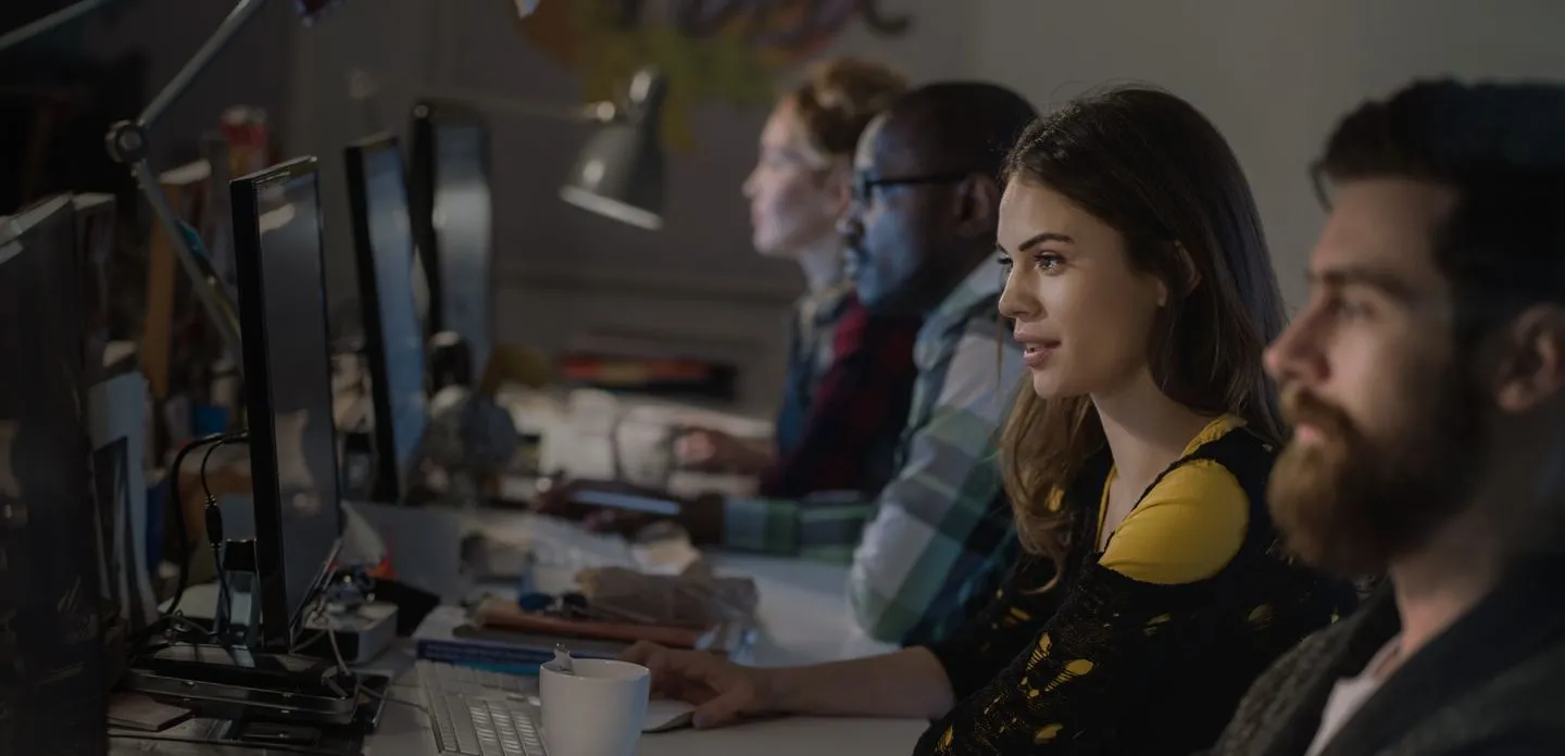 Customer support people answering questions - SOLIDWORKS