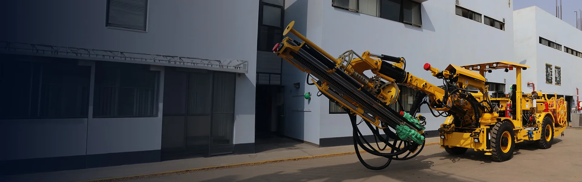 SOLIDWORKS customer Vermeer's industrial equipment vehicle outside of a factory