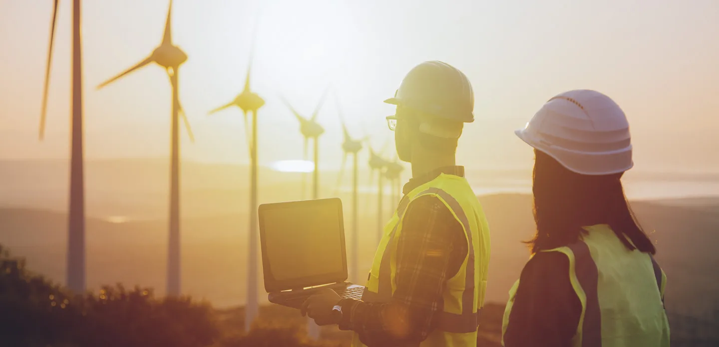 INDUSTRIES-ENGERGY-PROCESS-UTILITIES-hero-power-oil-gas-001.jpg