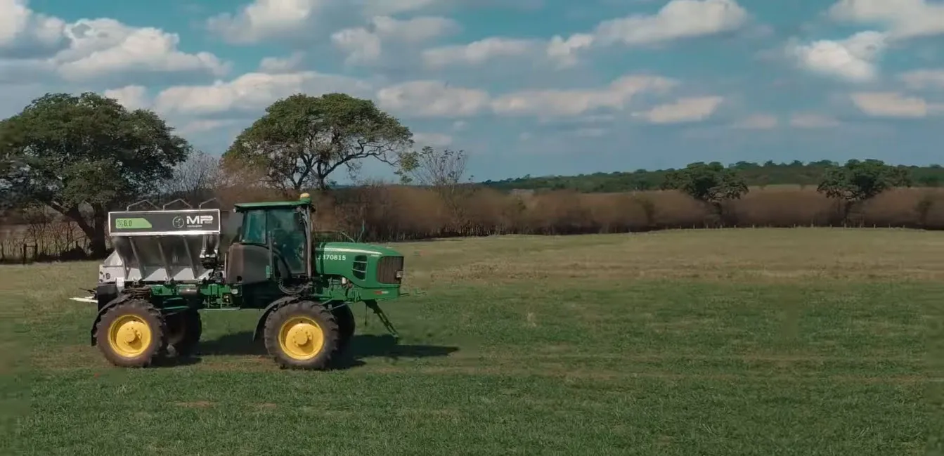 MP Agro SOLIDWORKS case study: Tractor in field