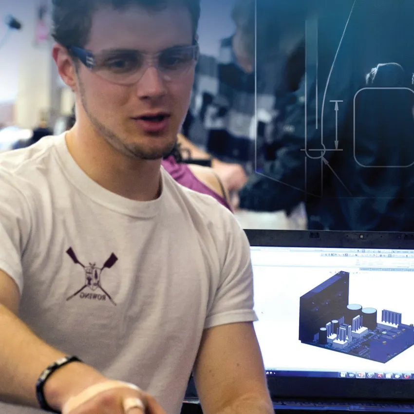 SOLIDWORKS-User-with-software-on-screen